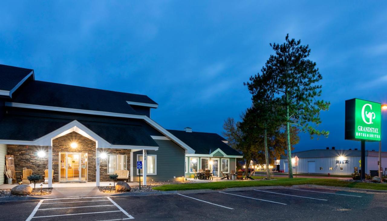 Grandstay Hotel & Suites Cambridge Exterior photo