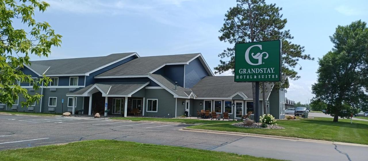 Grandstay Hotel & Suites Cambridge Exterior photo
