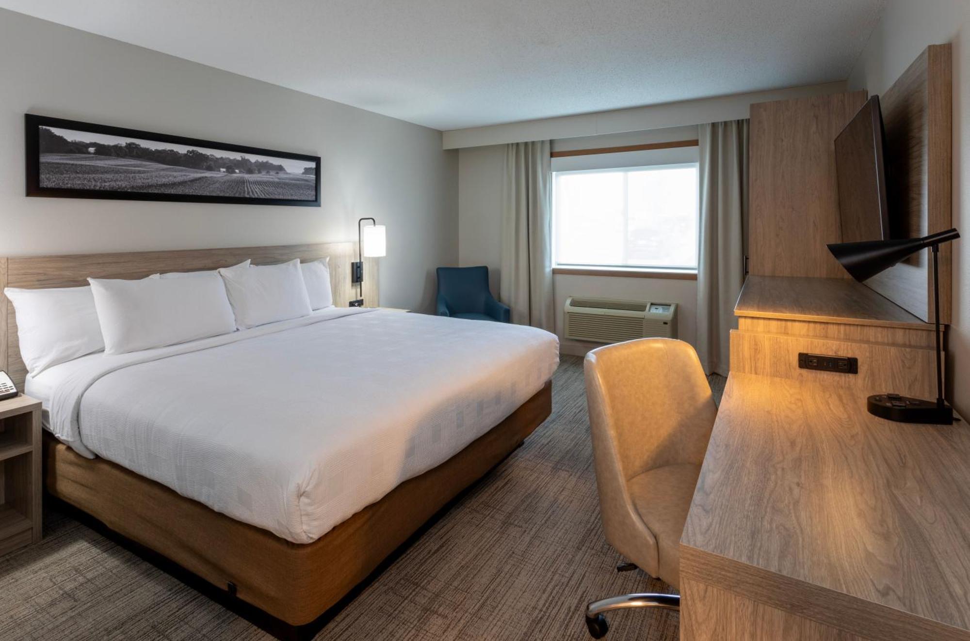 Grandstay Hotel & Suites Cambridge Exterior photo